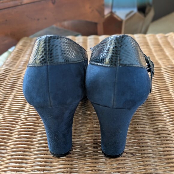 A2 by Aerosoles Navy Suede Mary Jane Pumps Size 9.5 EUC Comfortable Heels - Picture 6 of 12